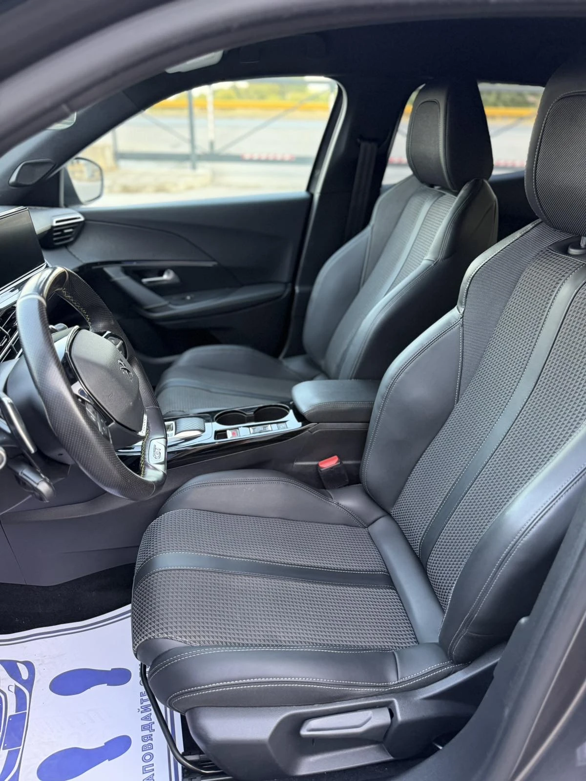 Peugeot 2008 GT-line full led, снимка 12 - Автомобили и джипове - 56010578