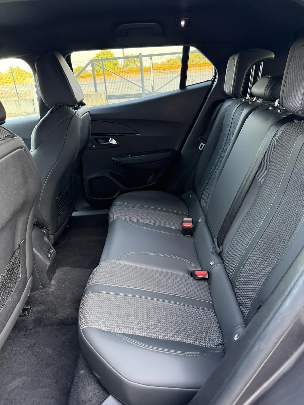 Peugeot 2008 GT-line full led, снимка 14 - Автомобили и джипове - 56010578