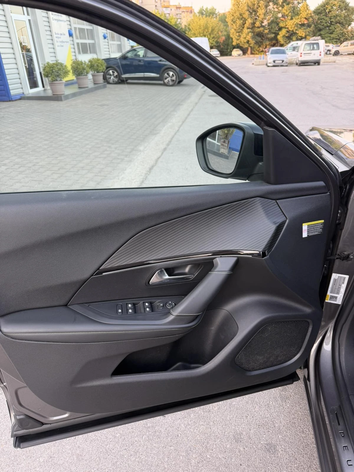 Peugeot 2008 GT-line full led, снимка 15 - Автомобили и джипове - 56010578