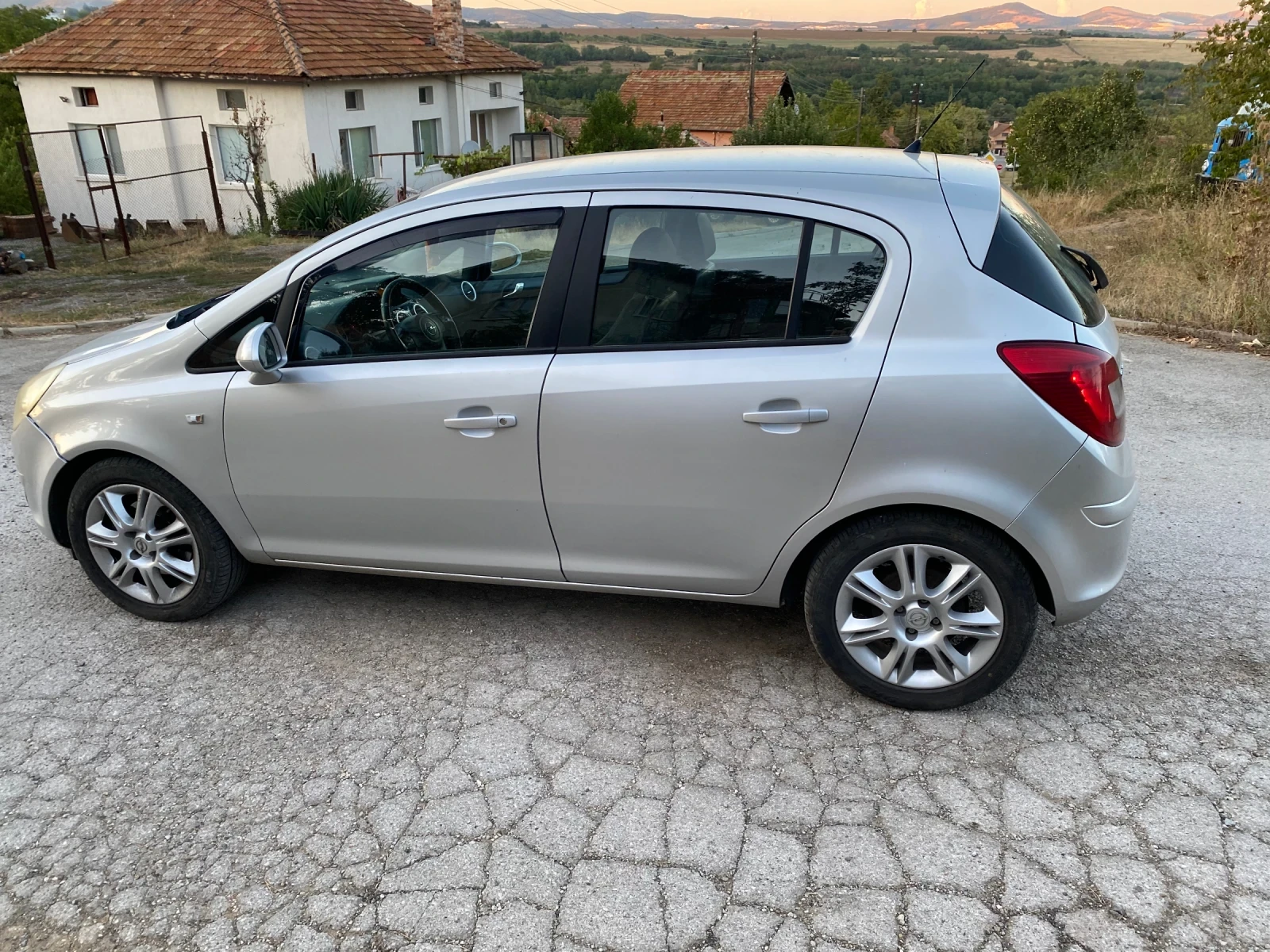 Opel Corsa 1.3cdti сosmo, снимка 3 - Автомобили и джипове - 56020354