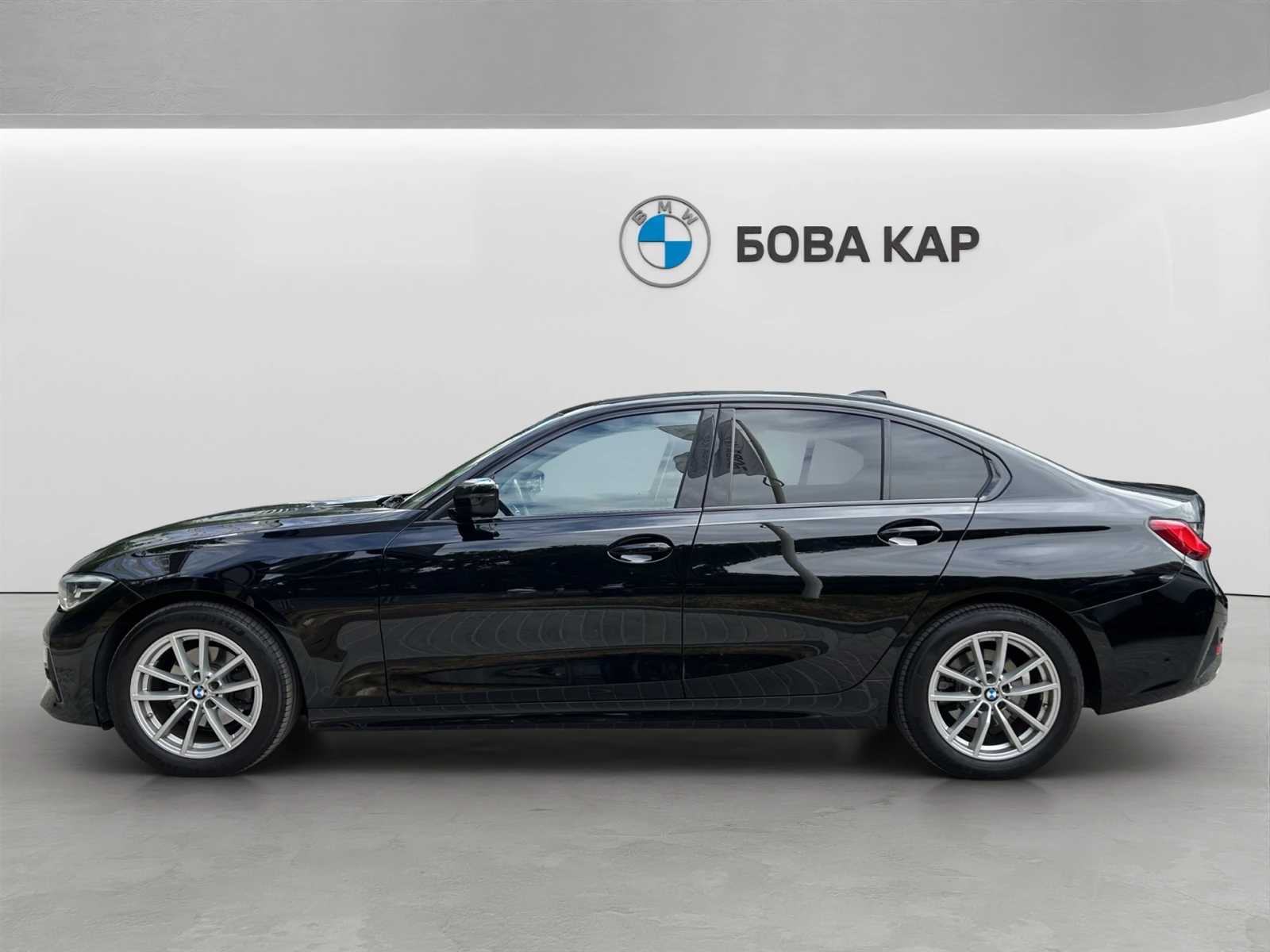 BMW 320 xDrive Седан, снимка 3 - Автомобили и джипове - 56115438