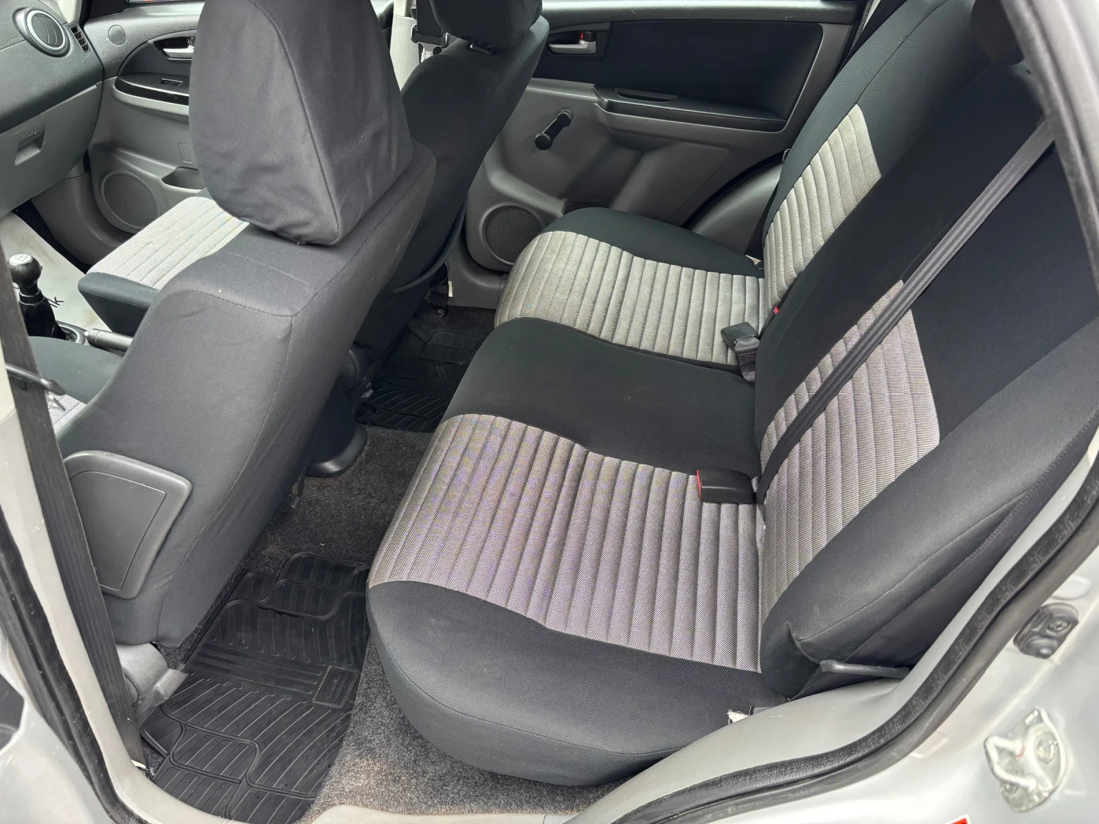 Suzuki SX4 1.6 4WD, снимка 9 - Автомобили и джипове - 56121695
