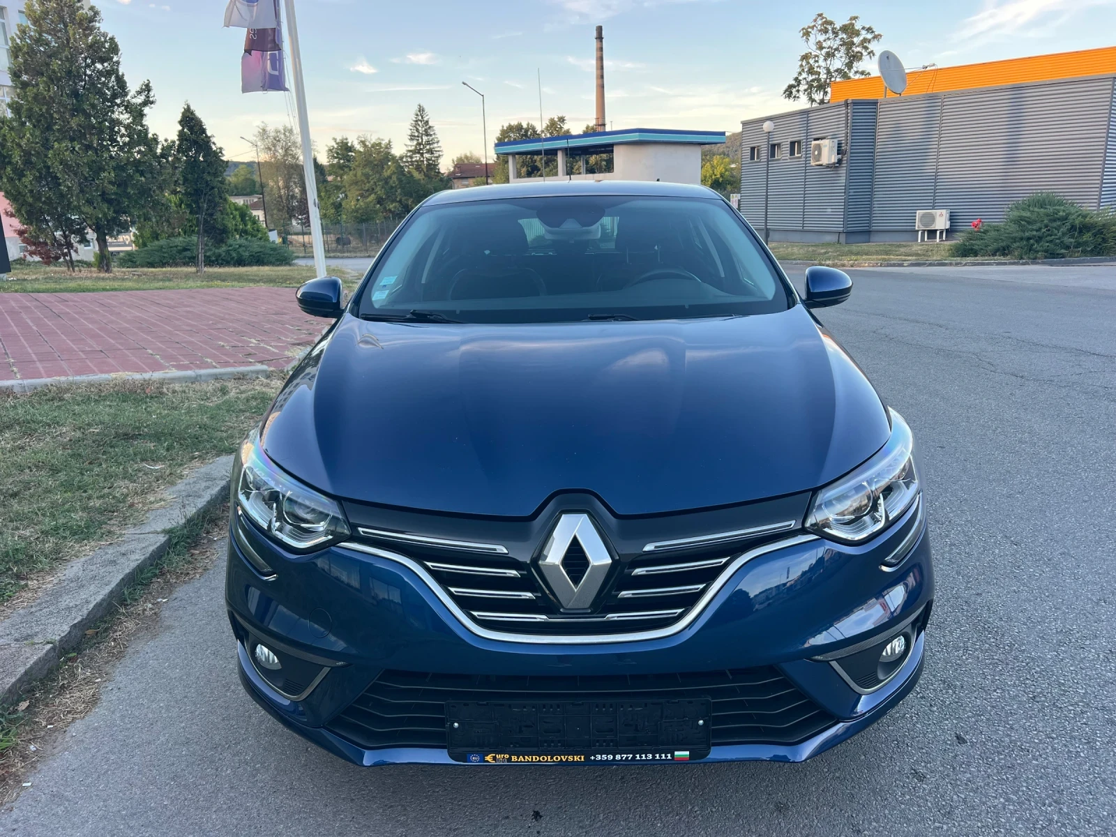 Renault Megane 1.5DCI/NAVI/FULL/TOP, снимка 2 - Автомобили и джипове - 56512414