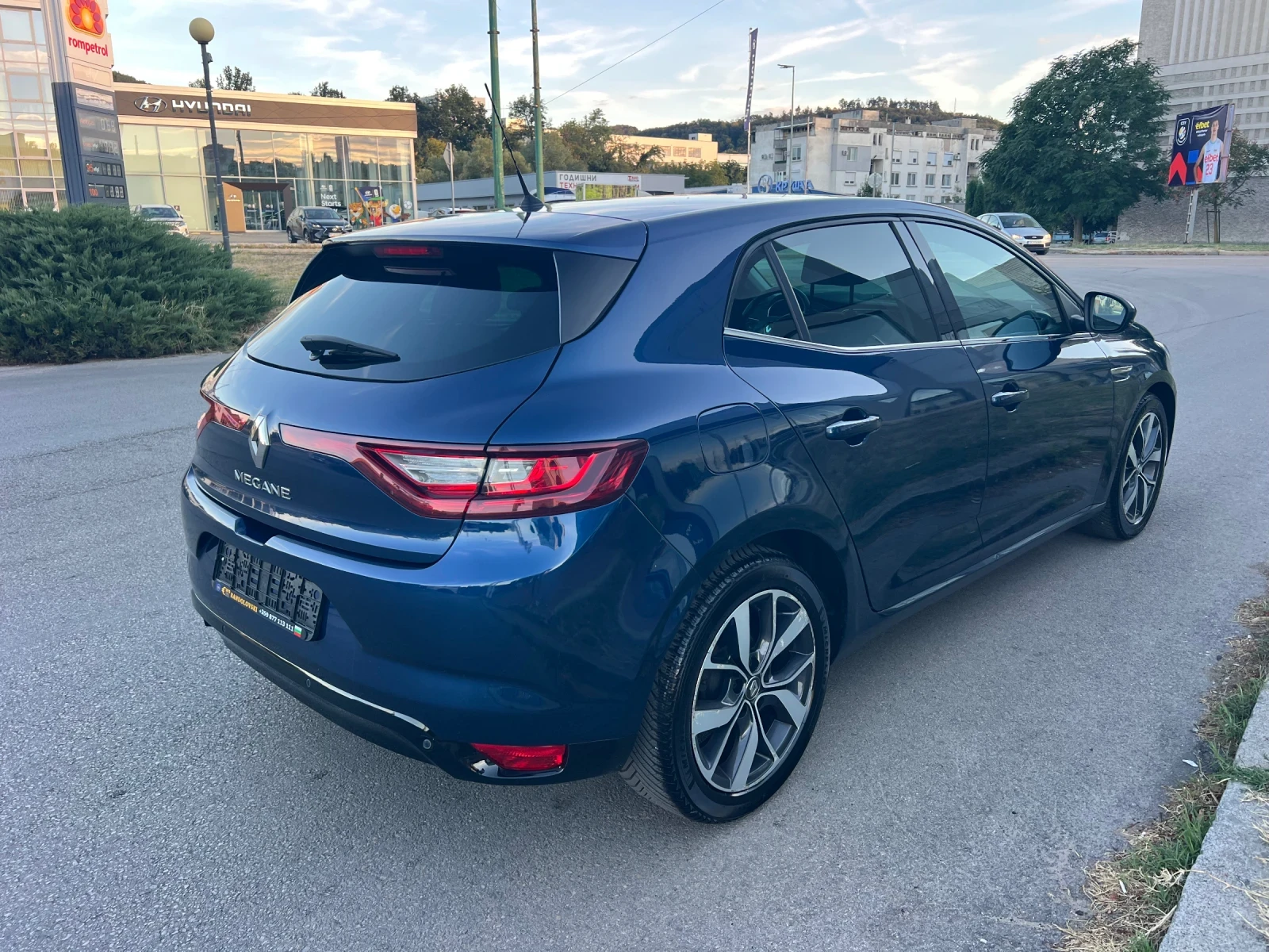 Renault Megane 1.5DCI/NAVI/FULL/TOP, снимка 8 - Автомобили и джипове - 56512414