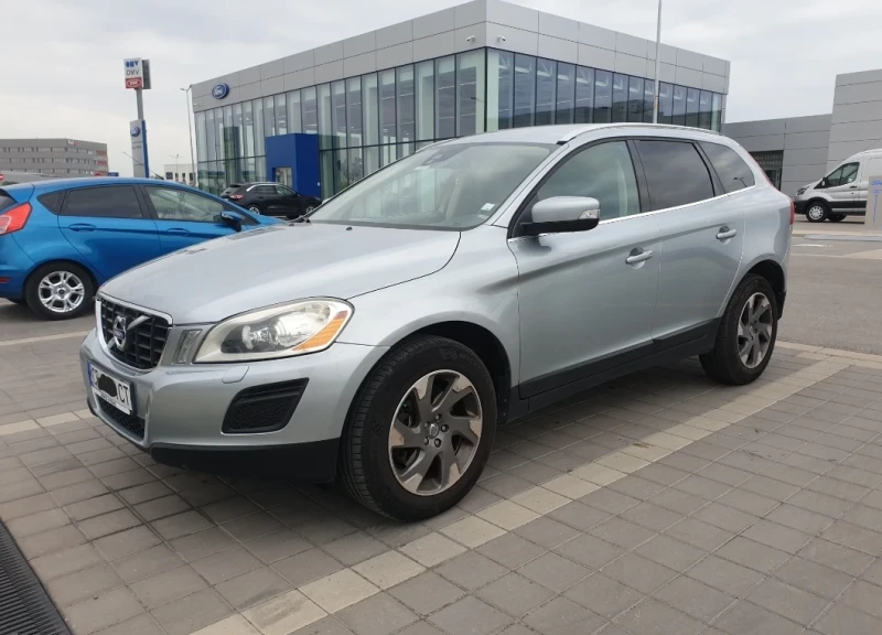 Volvo XC60 Ocean Race, снимка 3 - Автомобили и джипове - 45952648