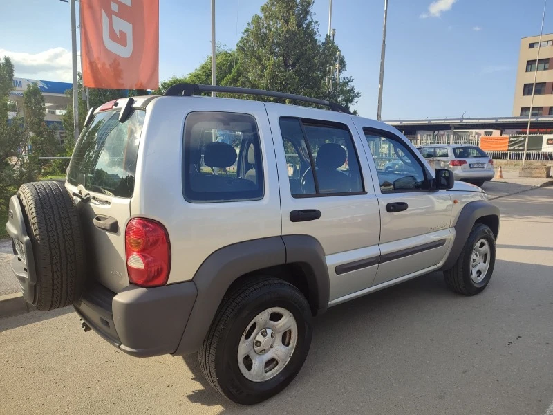 Jeep Cherokee 2.8crdi 4x4 150cv, снимка 4 - Автомобили и джипове - 46619606