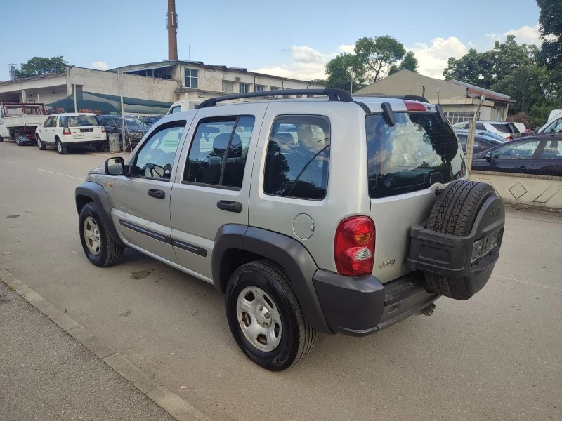 Jeep Cherokee 2.8crdi 4x4 150cv, снимка 5 - Автомобили и джипове - 46619606