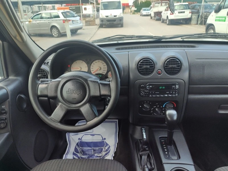 Jeep Cherokee 2.8crdi 4x4 150cv, снимка 9 - Автомобили и джипове - 46619606