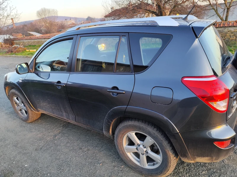 Toyota Rav4, снимка 6 - Автомобили и джипове - 48885623