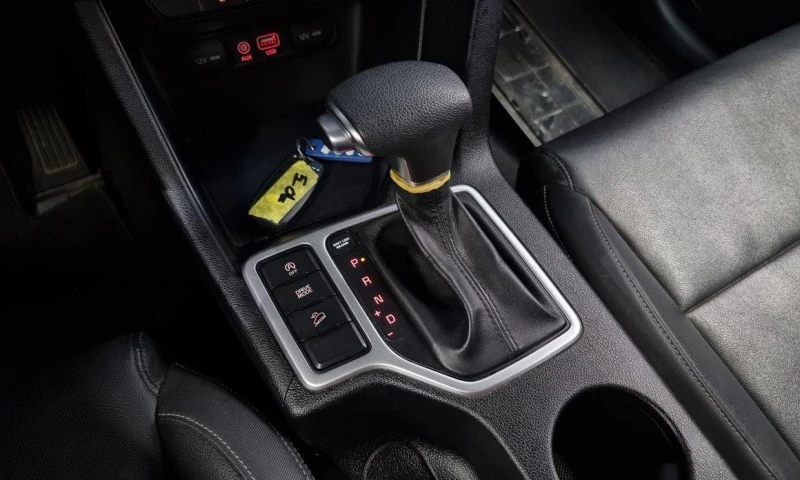 Kia Sportage, снимка 9 - Автомобили и джипове - 51889763