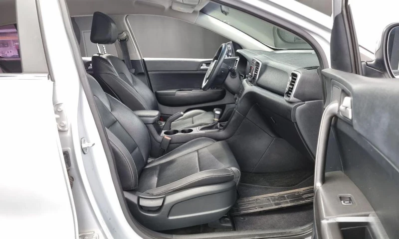 Kia Sportage, снимка 10 - Автомобили и джипове - 51889763