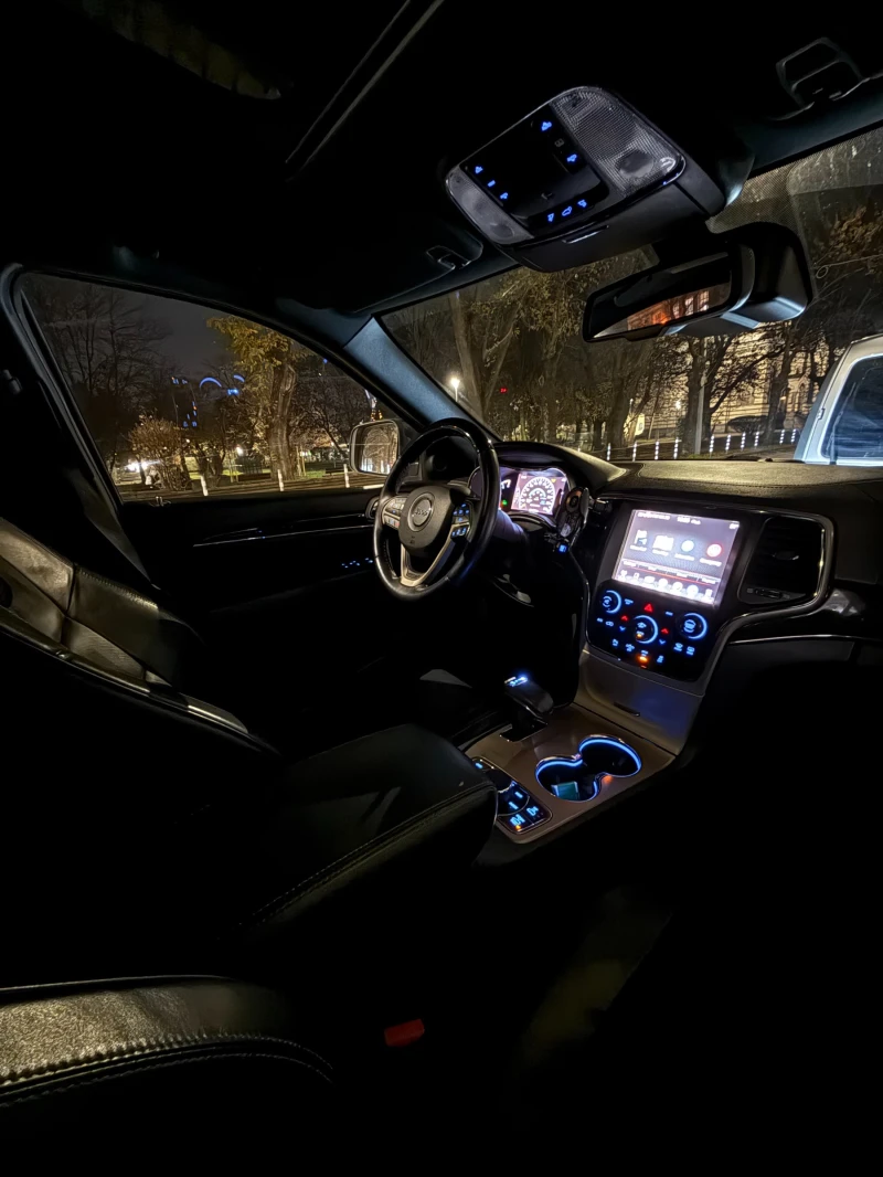 Jeep Grand cherokee Overland | Германия, снимка 16 - Автомобили и джипове - 52675558