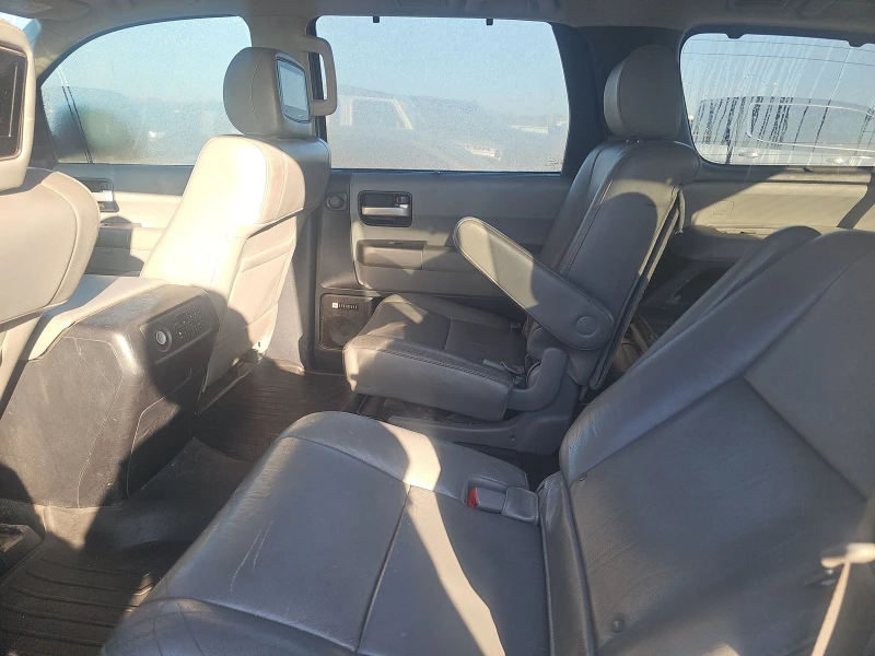 Toyota Sequoia LIMITED* 5.7* V8* ПОДГРЕВ* КАМЕРА* КЕЙЛЕС, снимка 12 - Автомобили и джипове - 53482789