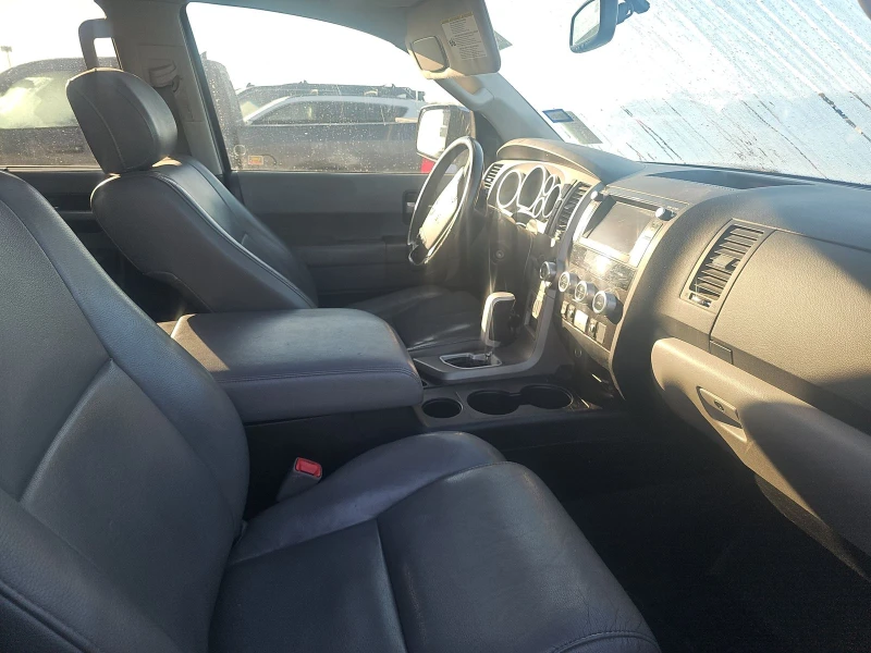Toyota Sequoia LIMITED* 5.7* V8* ПОДГРЕВ* КАМЕРА* КЕЙЛЕС, снимка 11 - Автомобили и джипове - 53482789