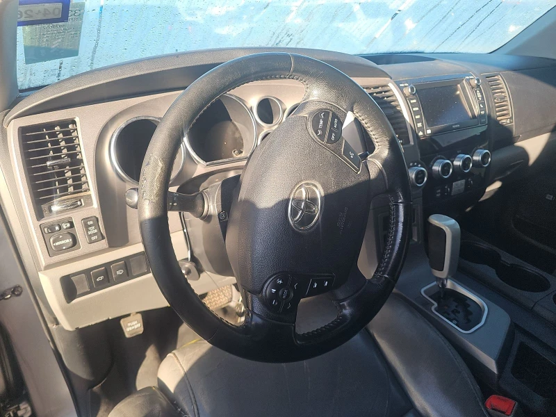 Toyota Sequoia LIMITED* 5.7* V8* ПОДГРЕВ* КАМЕРА* КЕЙЛЕС, снимка 8 - Автомобили и джипове - 53482789