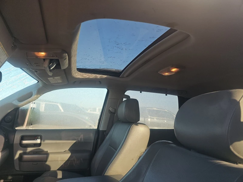 Toyota Sequoia LIMITED* 5.7* V8* ПОДГРЕВ* КАМЕРА* КЕЙЛЕС, снимка 13 - Автомобили и джипове - 53482789