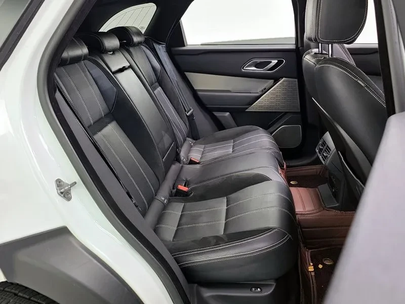 Land Rover Range Rover Velar, снимка 12 - Автомобили и джипове - 54515152