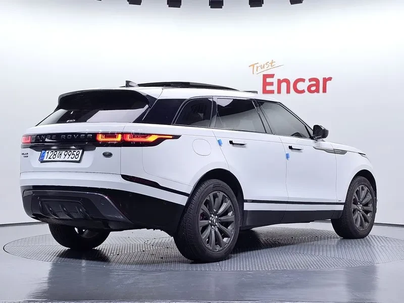 Land Rover Range Rover Velar, снимка 2 - Автомобили и джипове - 54515152