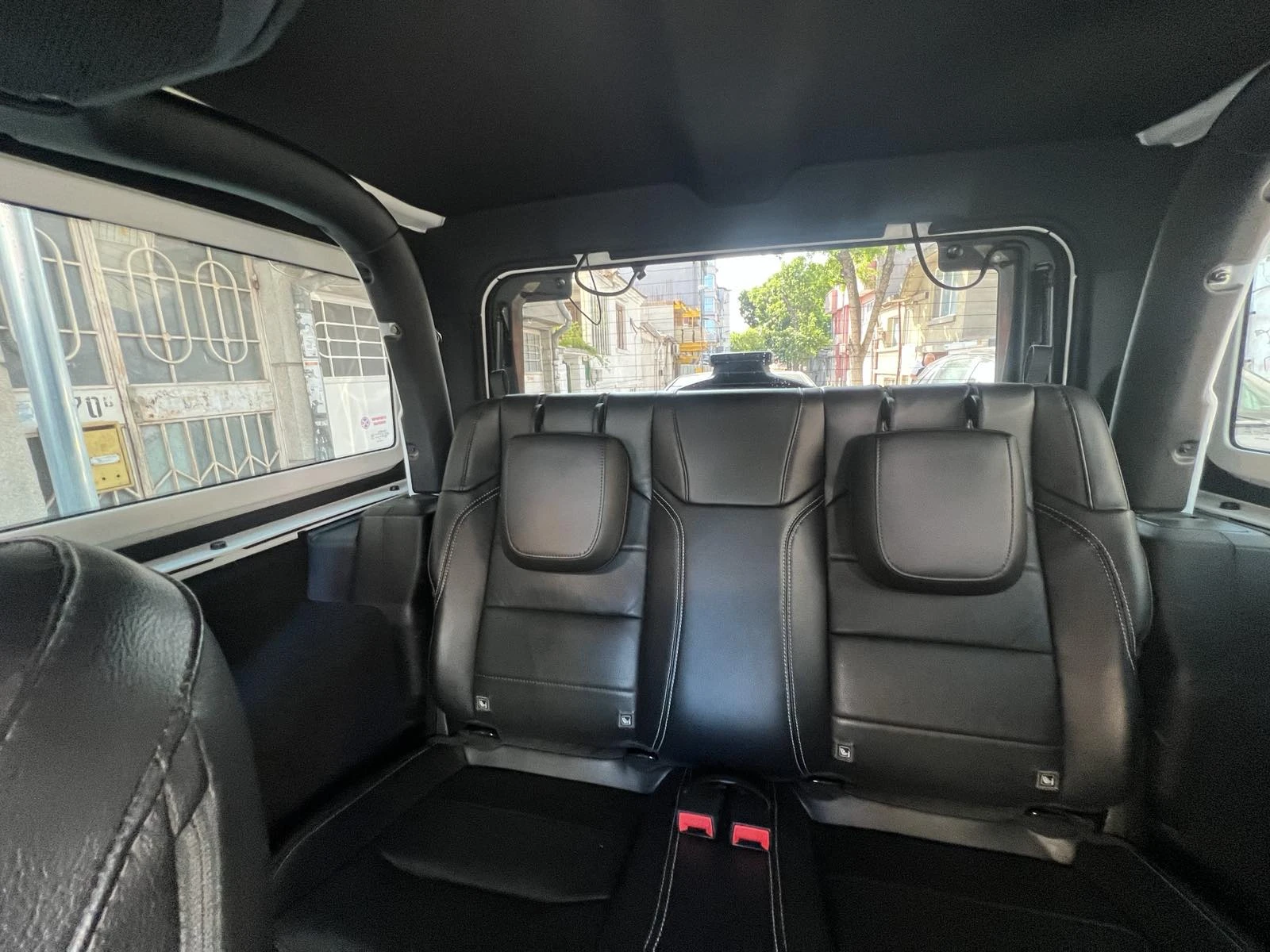 Jeep Wrangler SAHARA 2.2d - изображение 8