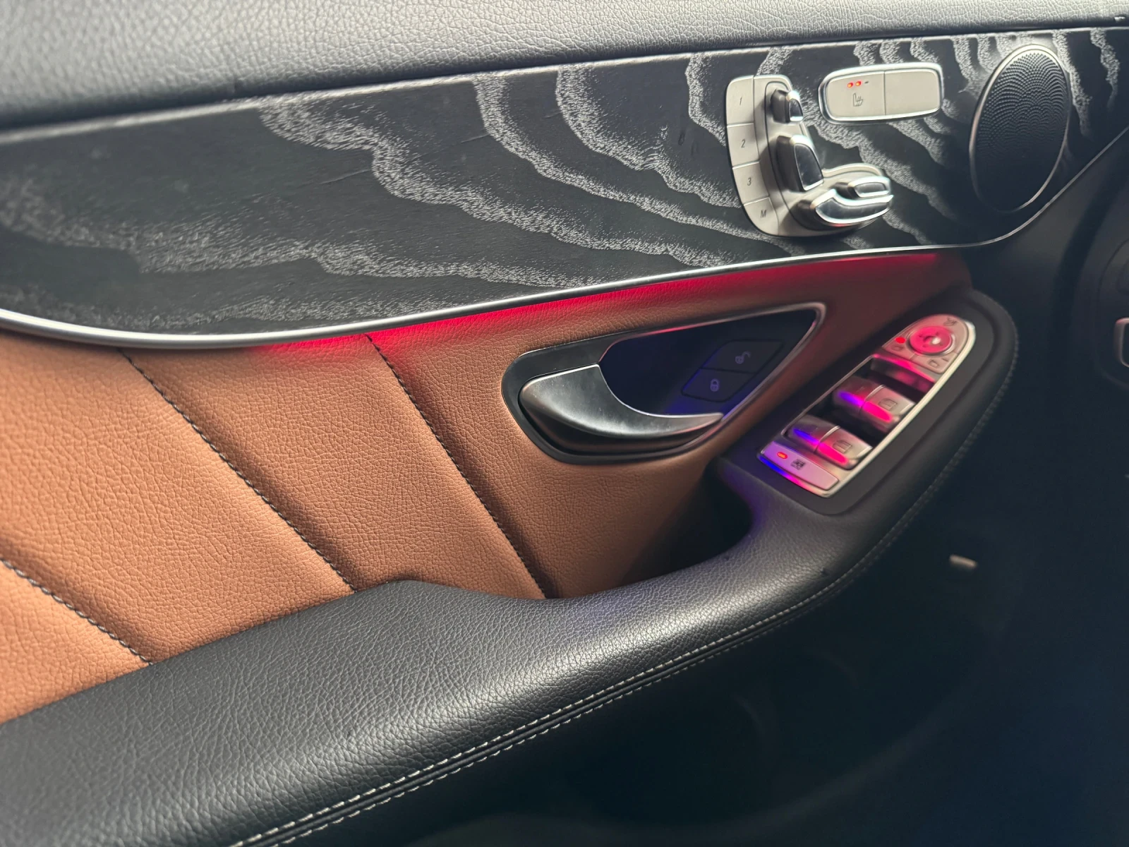 Mercedes-Benz GLC 300 AMG, FACELIFT, AMBIENT, 360 view, 4 MATIC, DIGITAL | Mobile.bg � ����������� 12