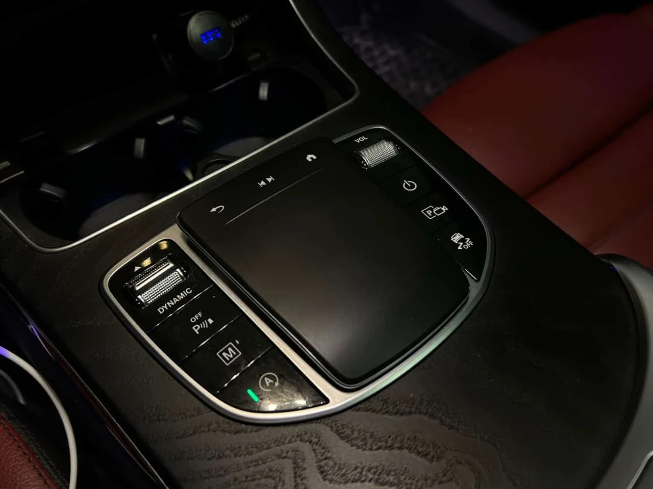 Mercedes-Benz GLC 300 COUPE/CARFAX/PANO/360 CAM/AMBIENT, снимка 13 - Автомобили и джипове - 53845206