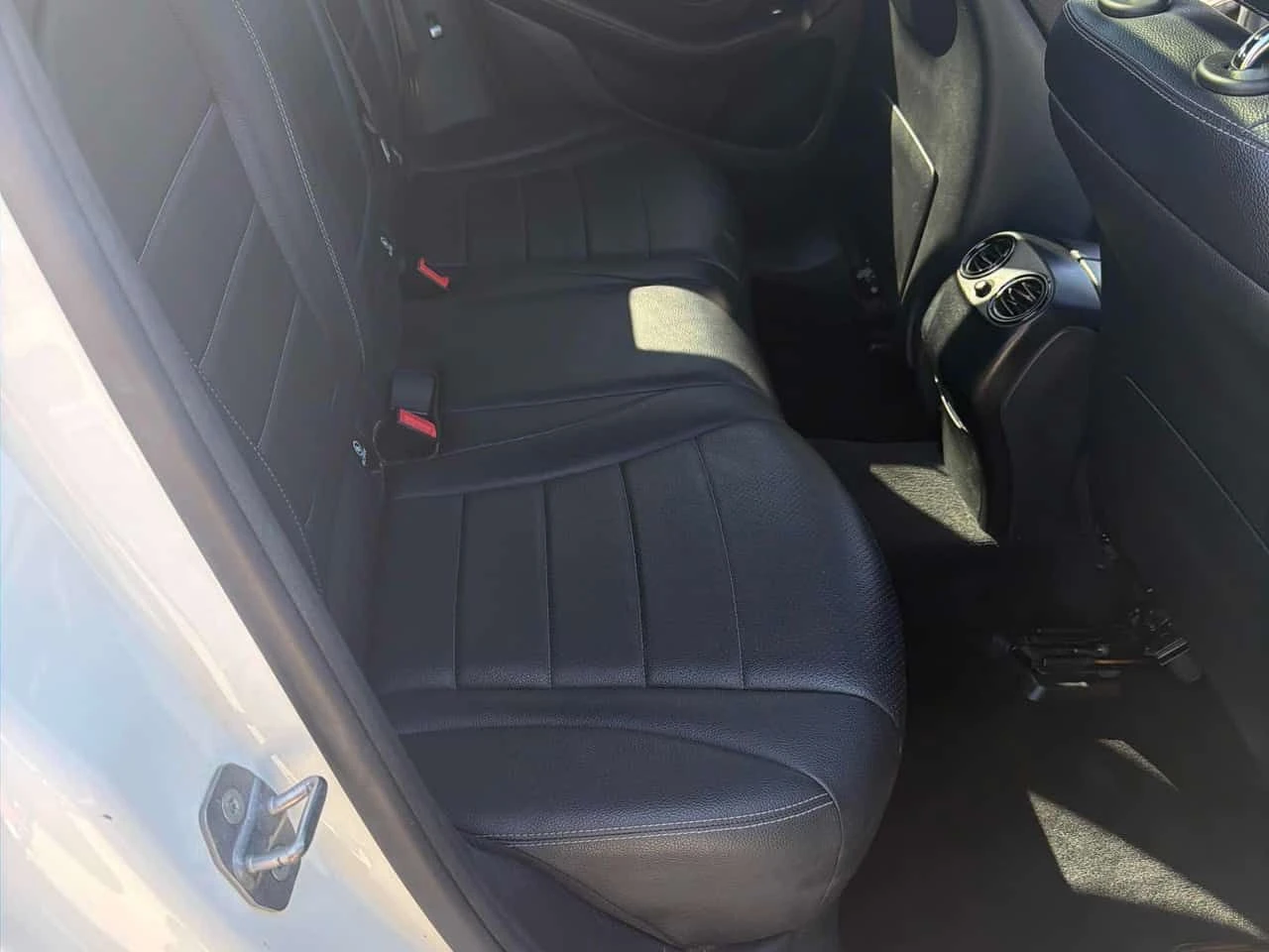 Mercedes-Benz GLC 300 4MATIC/ПАНОРАМА/ПОДГРЕВИ, снимка 12 - Автомобили и джипове - 54360640