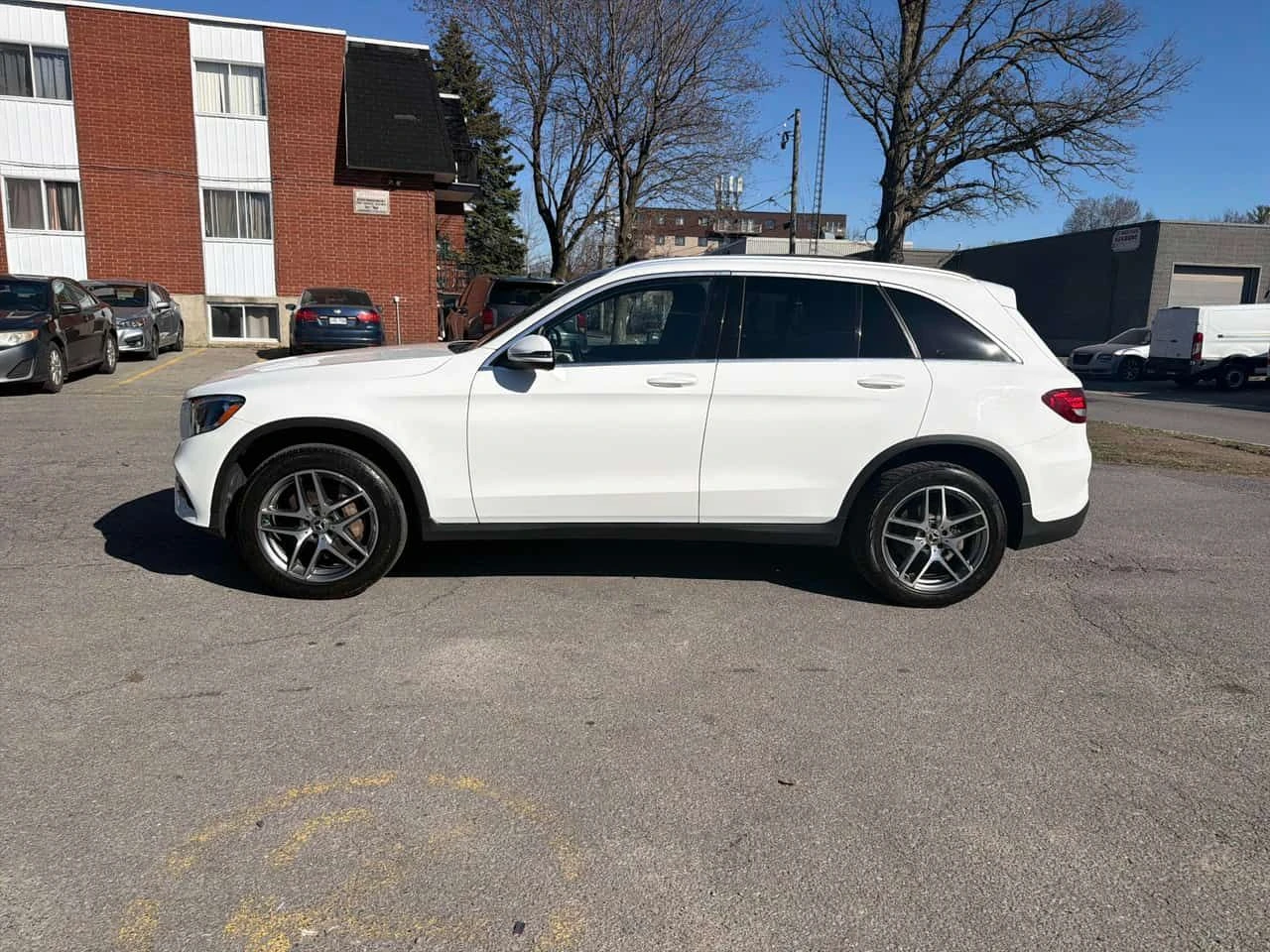 Mercedes-Benz GLC 300 4MATIC/ПАНОРАМА/ПОДГРЕВИ, снимка 3 - Автомобили и джипове - 54360640