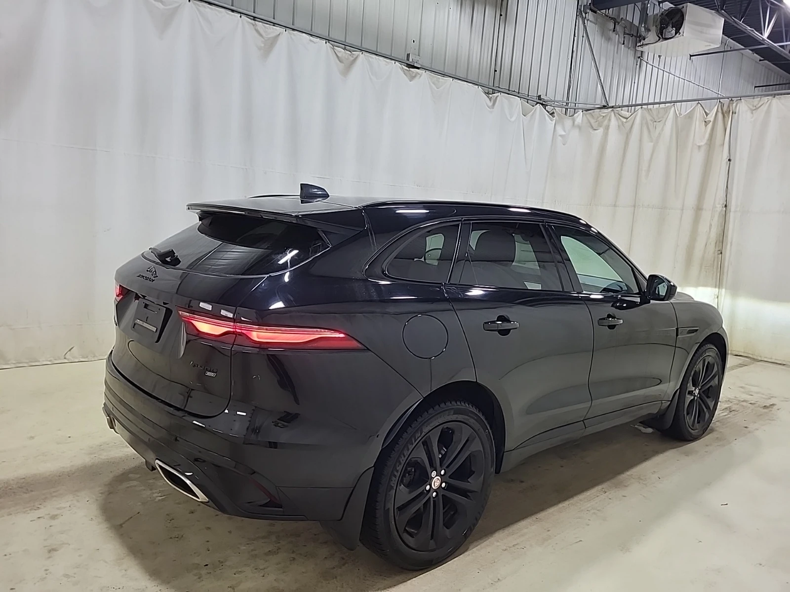 Jaguar F-PACE R-DYNAMIC S * * 3.0 * * CARFAX * * АВТО КРЕДИТ * *, снимка 3 - Автомобили и джипове - 54683736