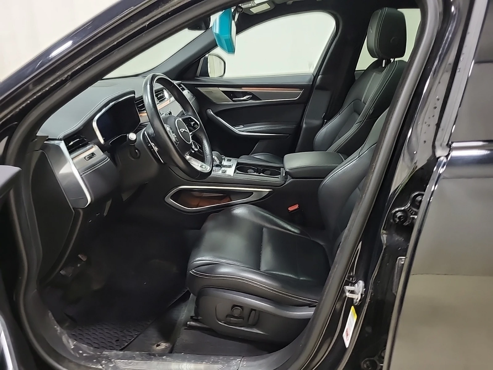 Jaguar F-PACE R-DYNAMIC S * * 3.0 * * CARFAX * * АВТО КРЕДИТ * *, снимка 5 - Автомобили и джипове - 54683736