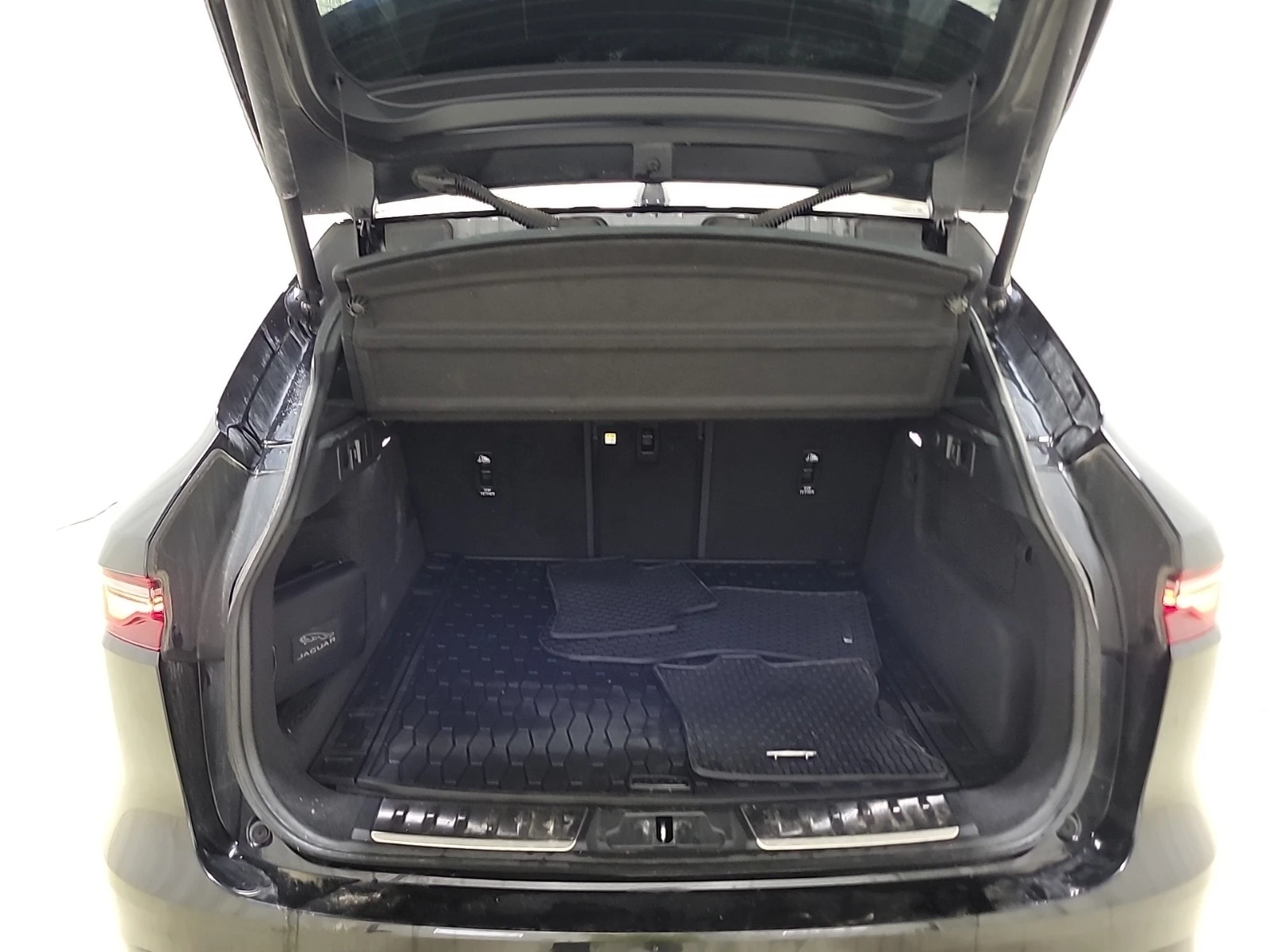 Jaguar F-PACE R-DYNAMIC S * * 3.0 * * CARFAX * * АВТО КРЕДИТ * *, снимка 13 - Автомобили и джипове - 54683736