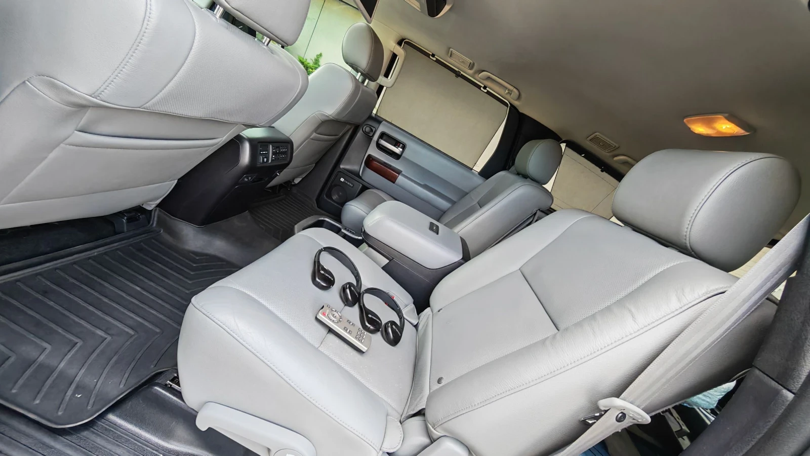 Toyota Sequoia Platinum 5.7 100к Mil, снимка 11 - Автомобили и джипове - 55138411