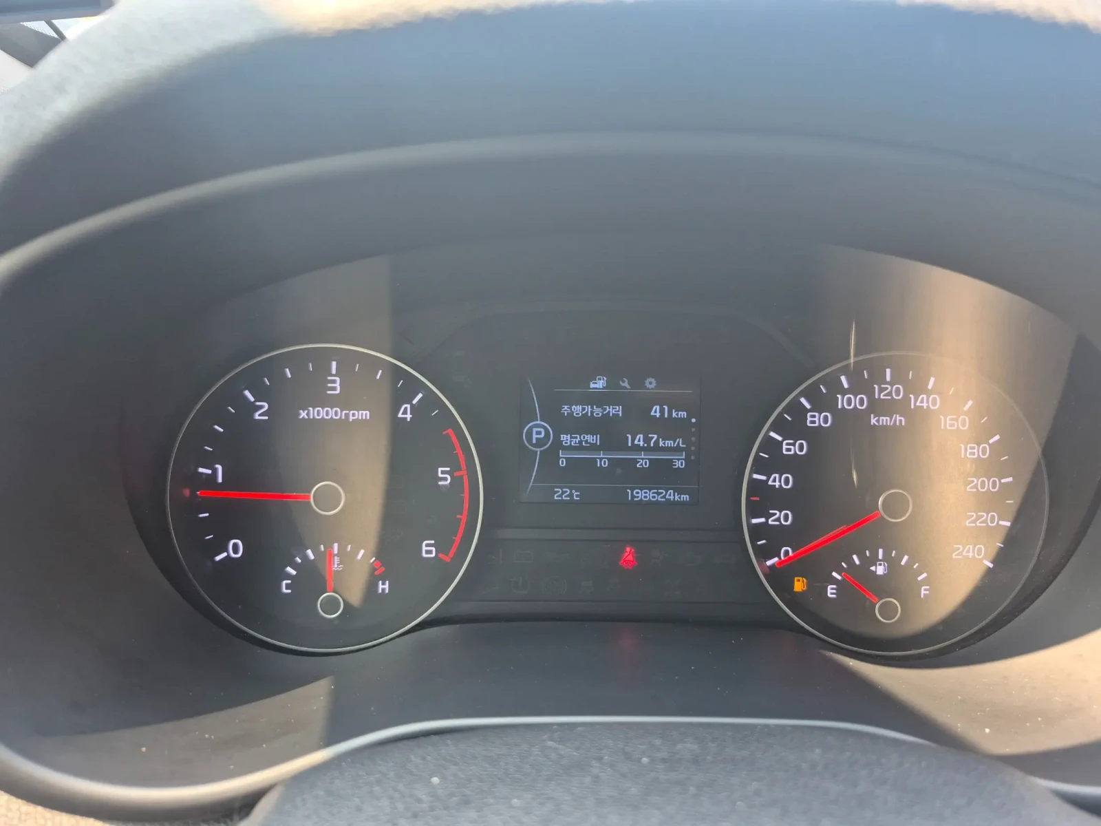 Kia Sportage 1.7 2WD TRENDY, снимка 8 - Автомобили и джипове - 55313880