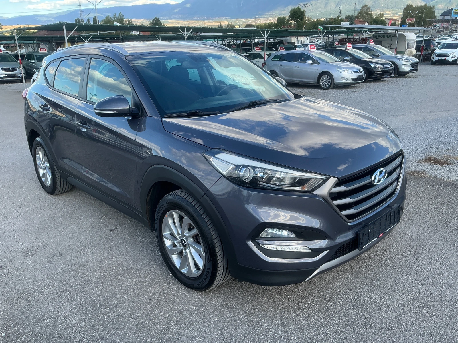 Hyundai Tucson 1.7 CRDI, снимка 2 - Автомобили и джипове - 55953610