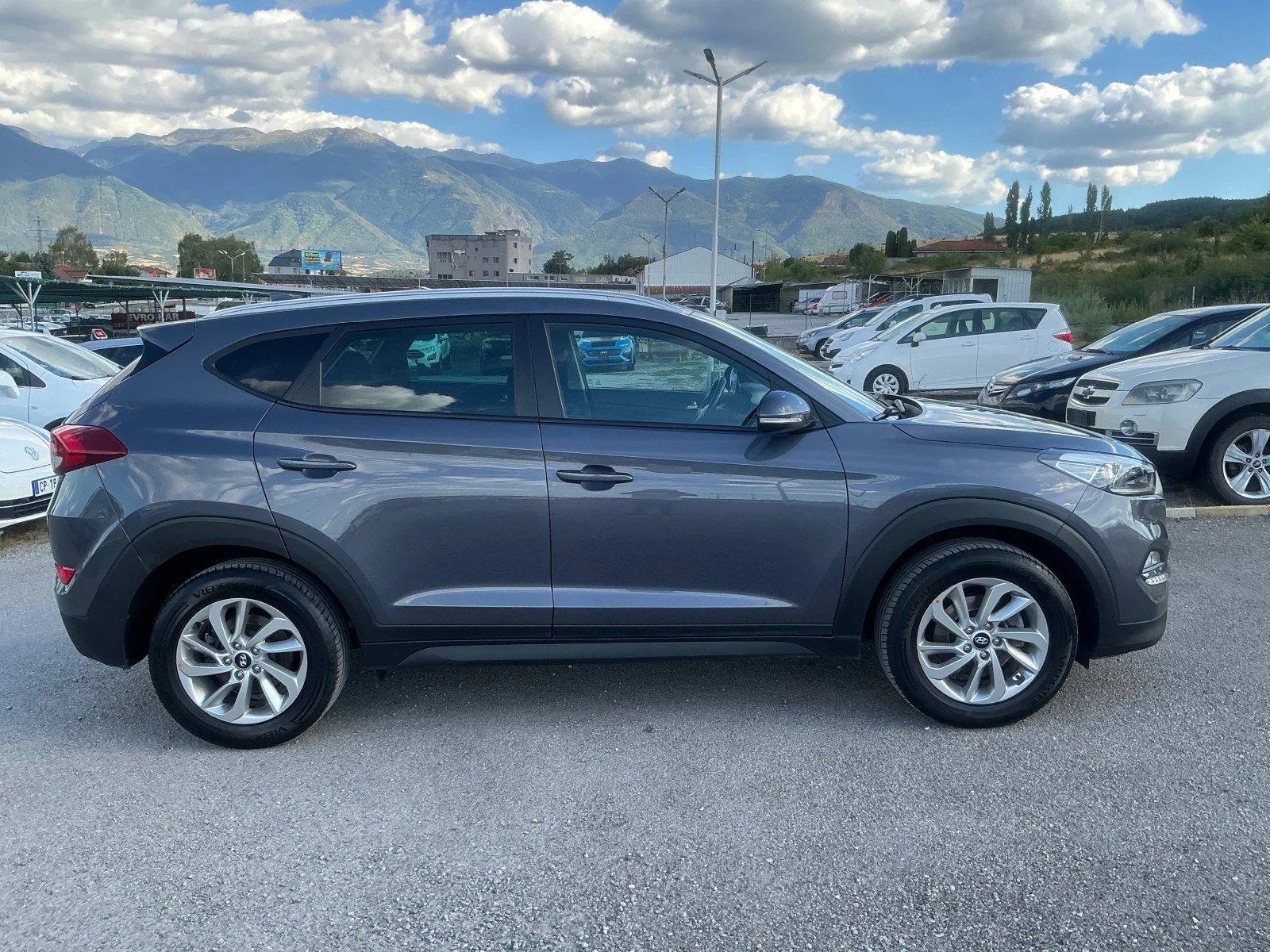 Hyundai Tucson 1.7 CRDI, снимка 4 - Автомобили и джипове - 55953610