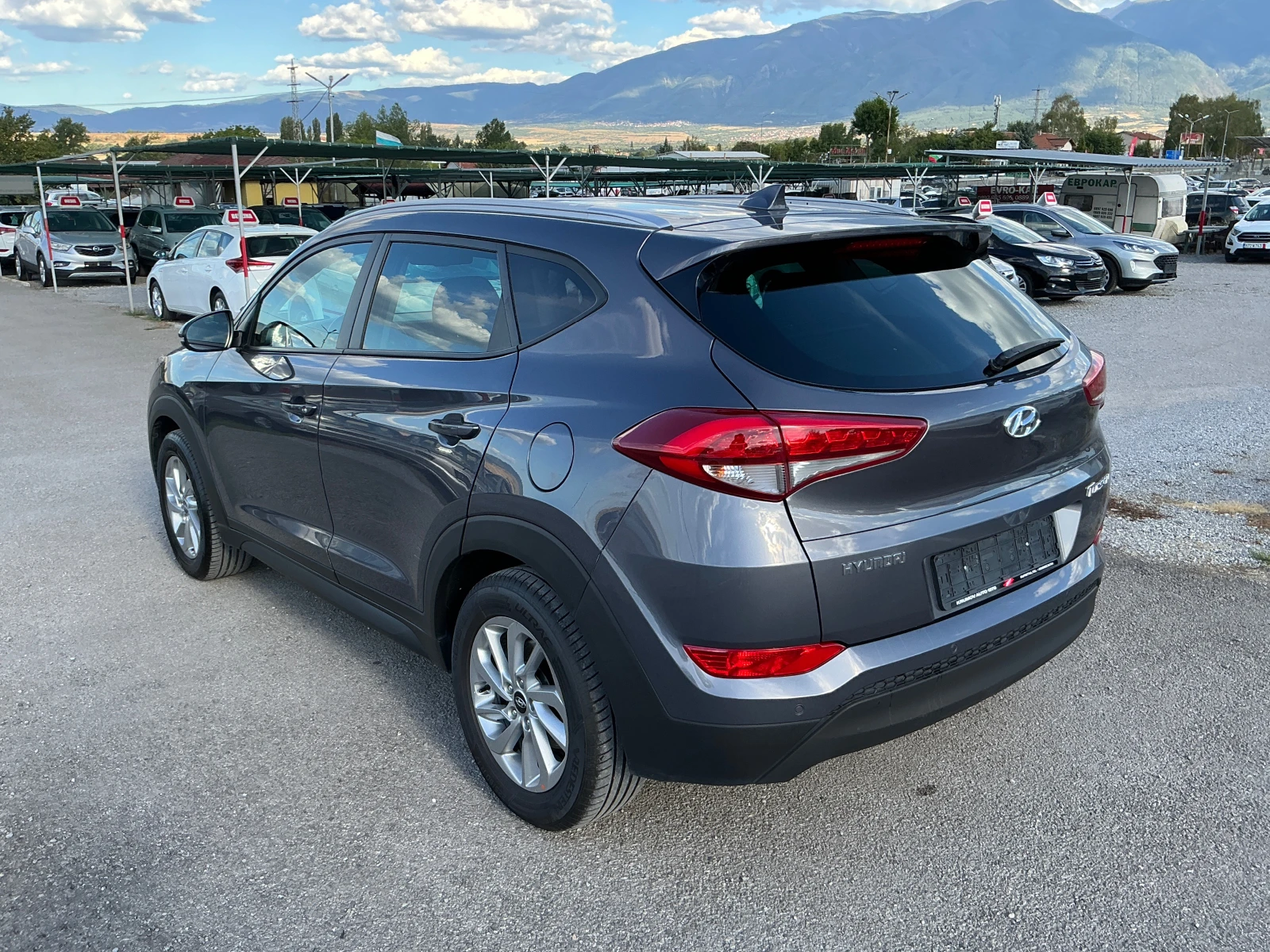 Hyundai Tucson 1.7 CRDI, снимка 6 - Автомобили и джипове - 55953610