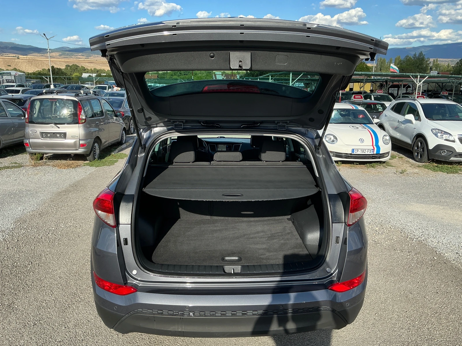 Hyundai Tucson 1.7 CRDI, снимка 10 - Автомобили и джипове - 55953610