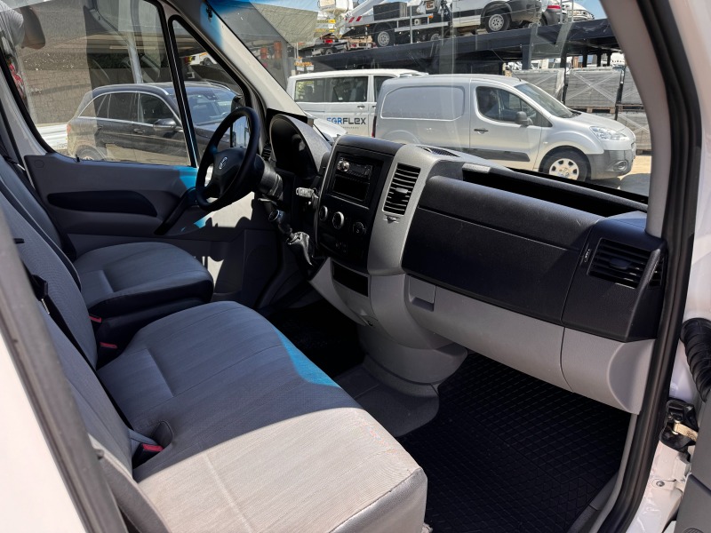 VW Crafter 2.0TDI Клима Euro 5 L2H2 3500kg/Теглич, снимка 8 - Бусове и автобуси - 46780029