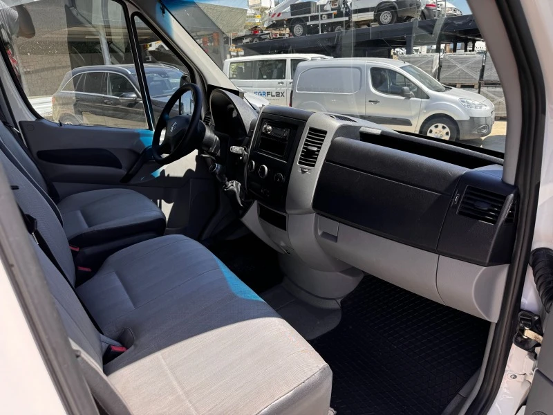 VW Crafter 2.0TDI Клима Euro 5 L2H2 3500kg/Теглич, снимка 8 - Бусове и автобуси - 46780029