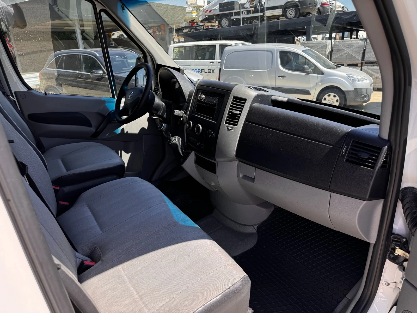 VW Crafter 2.0TDI Клима Euro 5 L2H2 3500kg/Теглич - изображение 8