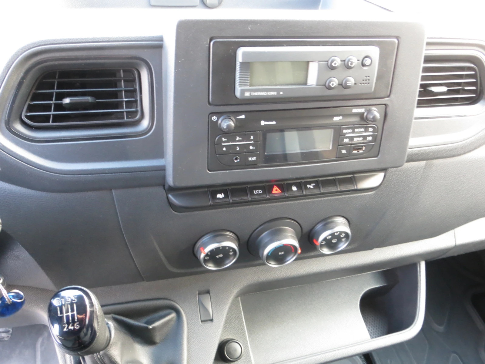 Renault Master 2.3 DCI ХЛАДИЛЕН - изображение 9