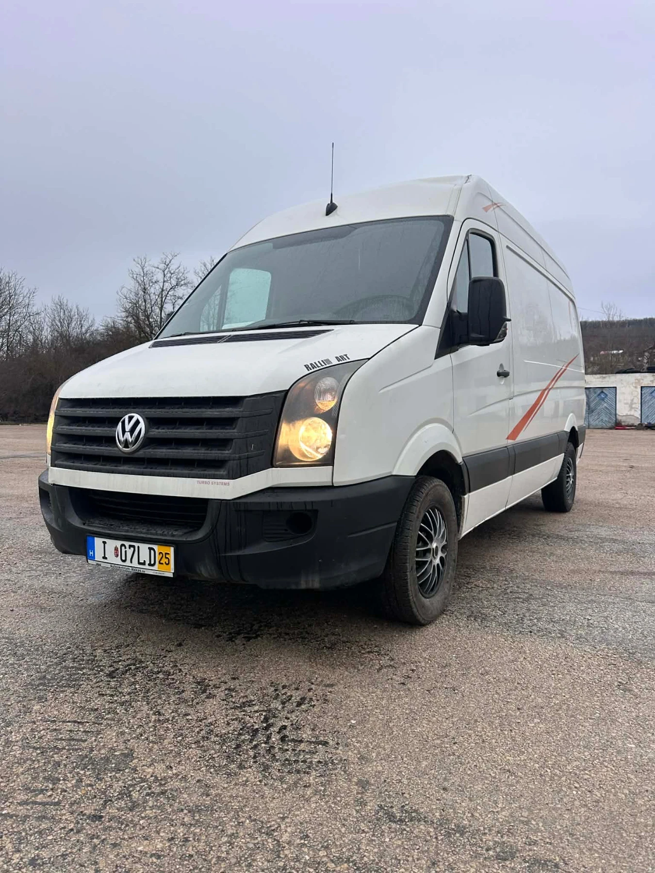 VW Crafter 2.0 tdi клима, снимка 12 - Бусове и автобуси - 53848798