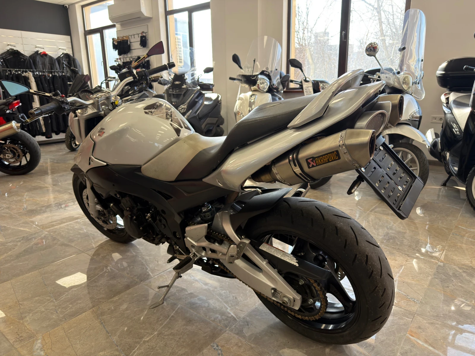 Suzuki Gsr 600, снимка 7 - Мотоциклети и мототехника - 53736369