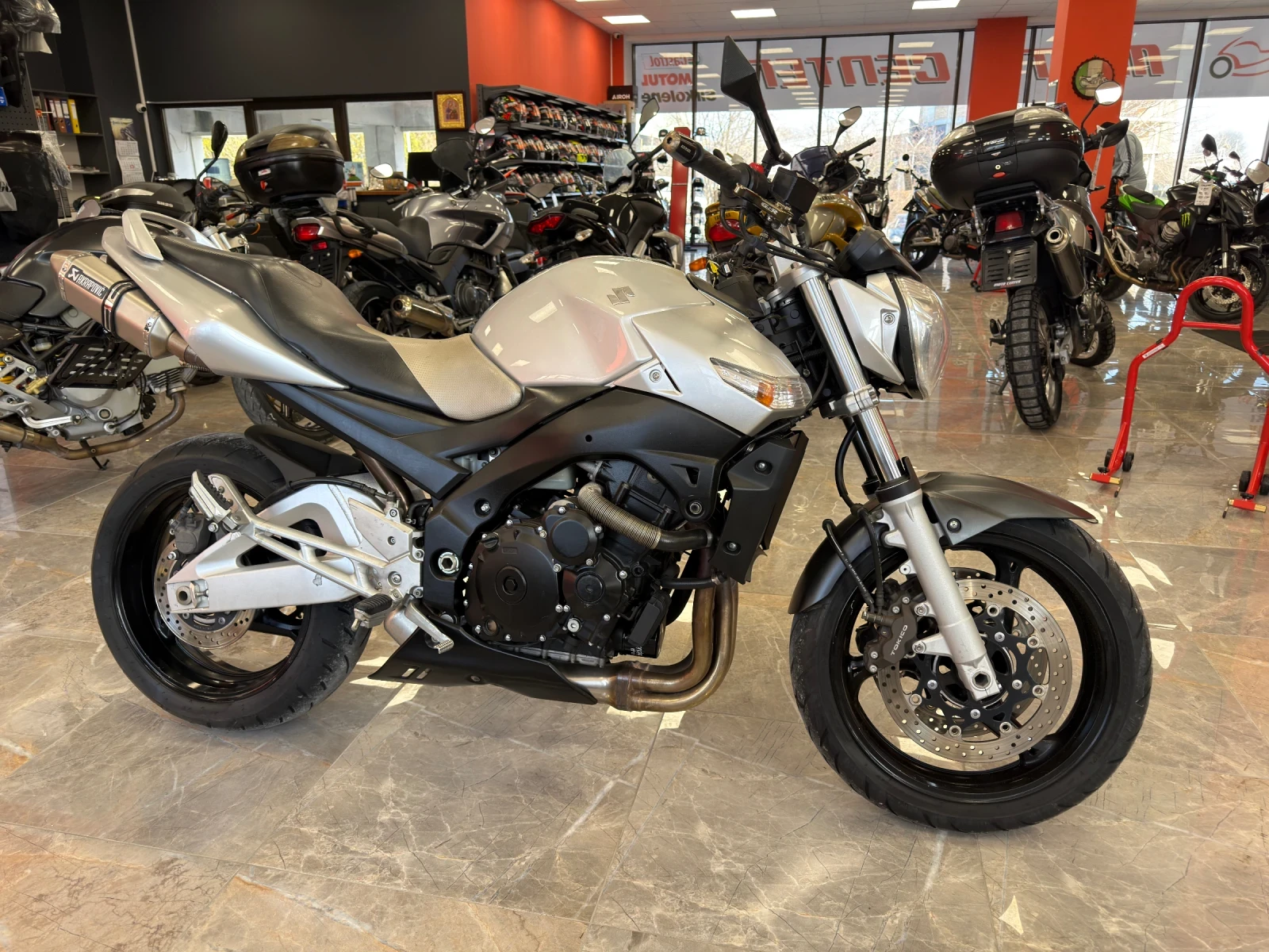 Suzuki Gsr 600, снимка 3 - Мотоциклети и мототехника - 53736369