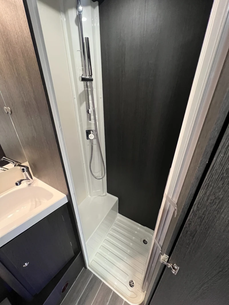 Кемпер ROLLER TEAM Kronos 290 M АВТОМАТИК, снимка 16 - Каравани и кемпери - 52590365