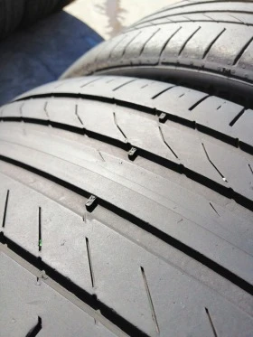 Гуми Летни 235/40R19, снимка 4 - Гуми и джанти - 40130976