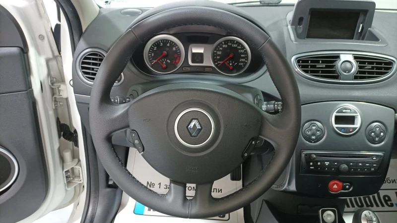 Renault Clio 1.2 i, снимка 12 - Автомобили и джипове - 39947240