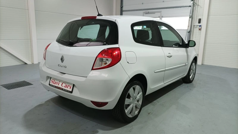 Renault Clio 1.2 i, снимка 5 - Автомобили и джипове - 39947240