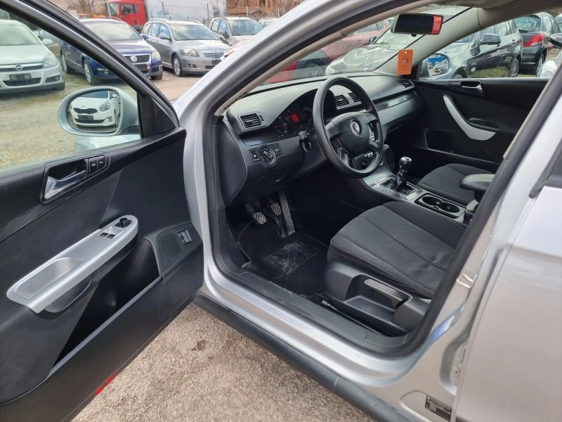 VW Passat 1.9TDI, снимка 10 - Автомобили и джипове - 44260159