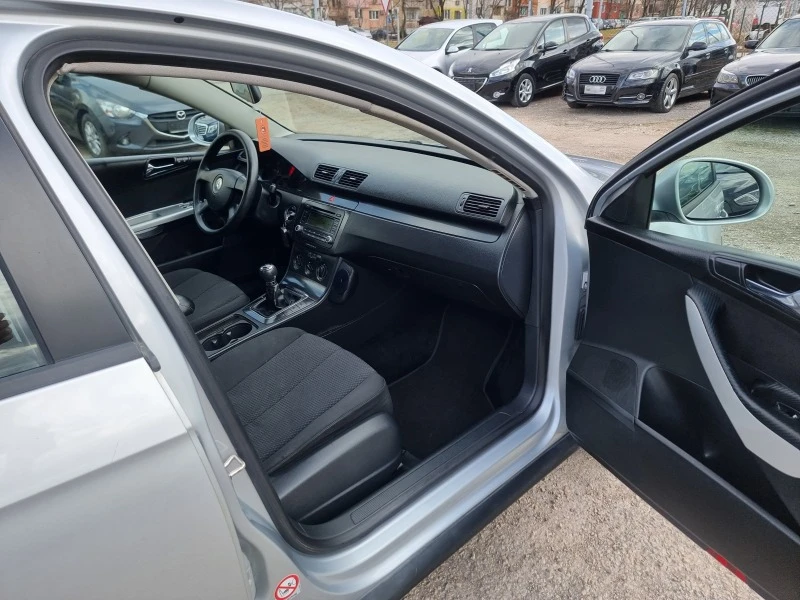 VW Passat 1.9TDI, снимка 14 - Автомобили и джипове - 44260159