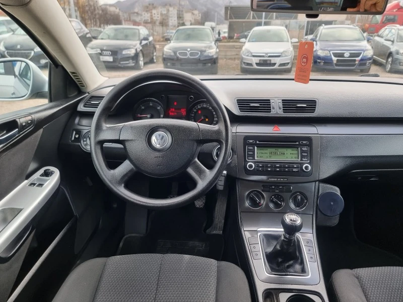 VW Passat 1.9TDI, снимка 12 - Автомобили и джипове - 44260159